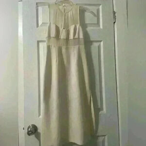 BCBGMAXAZRIA White Dress - (stitching needed on side split/ minor detail) B17